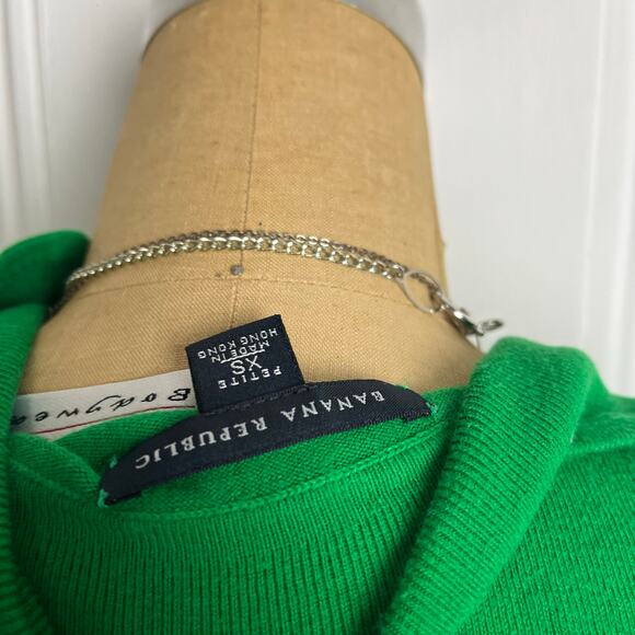 Banana Republic Green short sleeve sweater vest with button up neckline XS - Picture 6 of 7